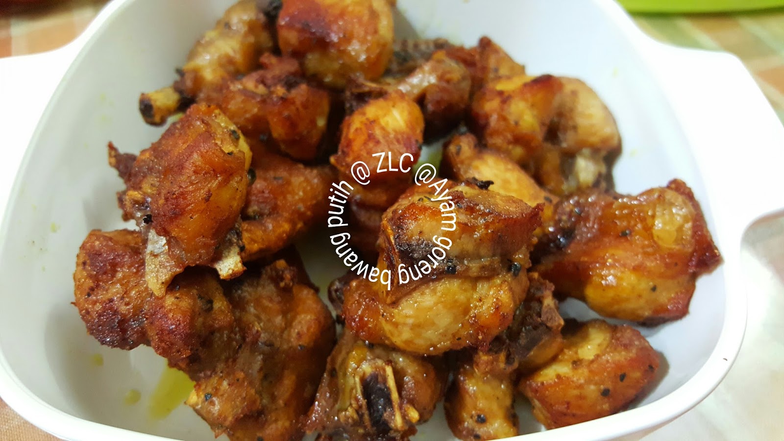 ZULFAZA LOVES COOKING: Iftar 5 : Ayam goreng bawang putih 
