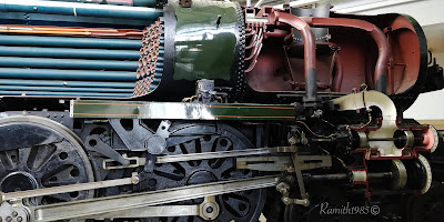 Cross section of steam engine in York Railway Museum