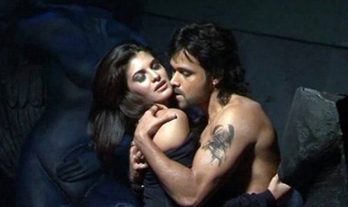Kiss Scene in Movie Murder 2 : Latest Wallpapers Download Murder 2 Movie 2011
