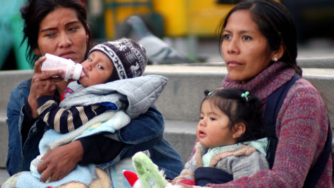 En Bolivia las mujeres desean dos hijos, pero tienen tres