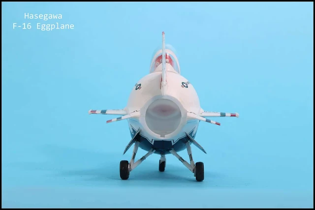 Maquette du F-16 Eggplane de Hasegawa .