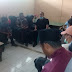 Etnis Donggo Datangi Polres Dompu, Minta Briptu MAR Dibebaskan.