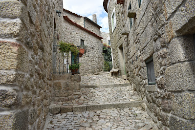 Rua da Aldeia Histórica de Monsanto em Castelo Branco