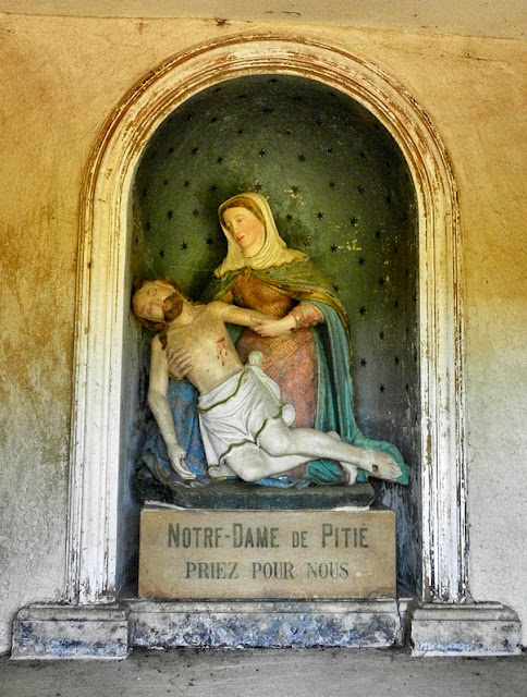 BOUZANVILLE (54) - Pietà de la Chapelle ND de Pitié (XVIe siècle)