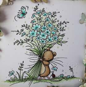 Floral aqua Mothers Day card featuring mouse with flower bouquet (image by LOTV)
