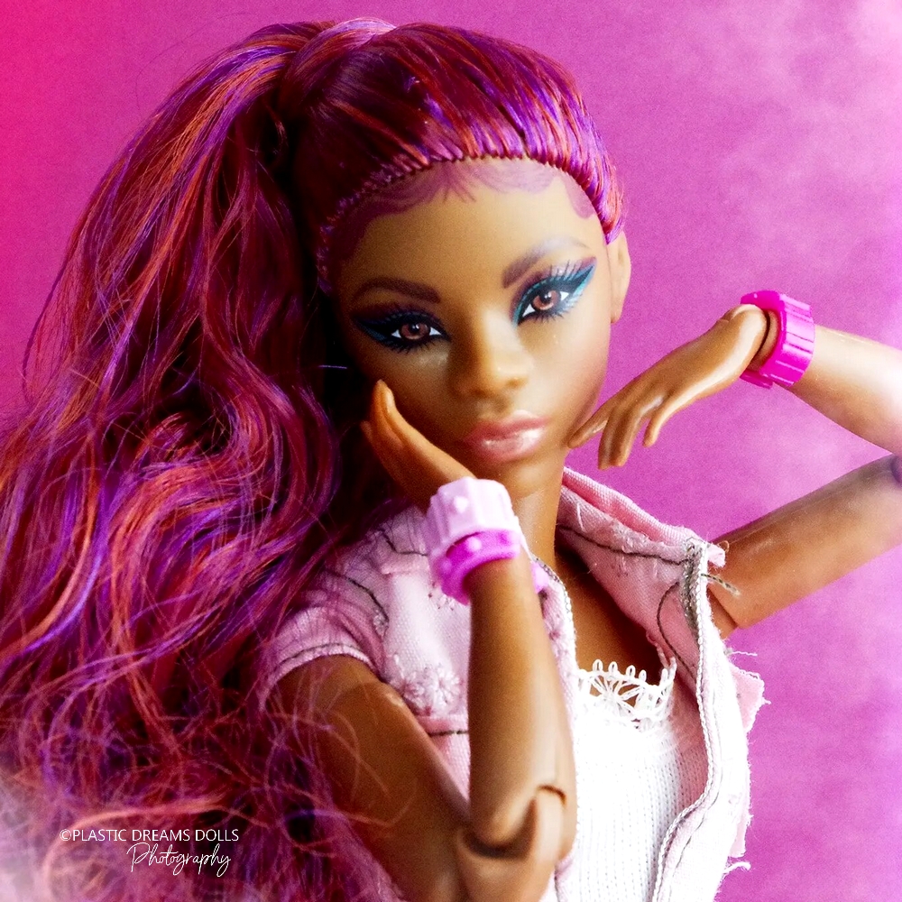 Looks #7 Barbie Doll