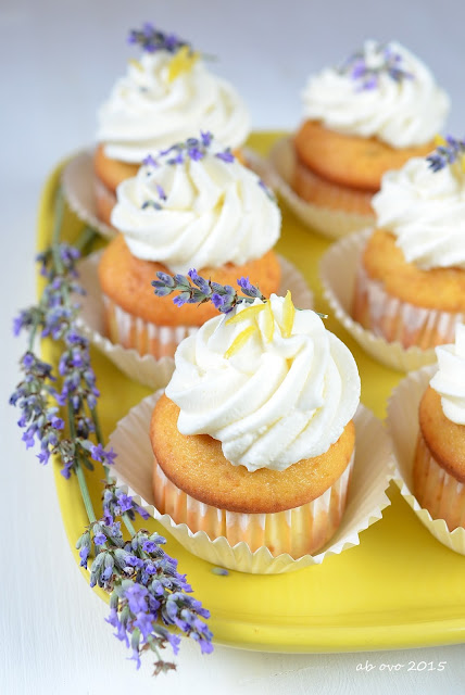 Cupcakes-alla-lavanda-e-limoncello