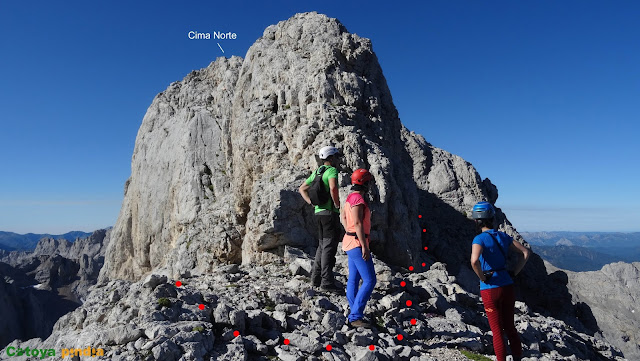 Ruta a Torre Bermeja, Coello, Tiro del Oso y Boada desde el Refugio de Cabrones en Macizo Central de Picos de Europa