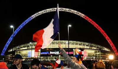 http://www.theguardian.com/world/2015/nov/17/wembley-football-england-france-fans-display-solidarity