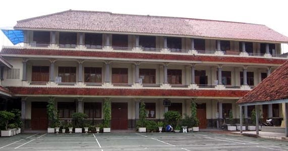  Gambar  10 Sekolah sd smp sma terbaik  di  indonesia  versi 