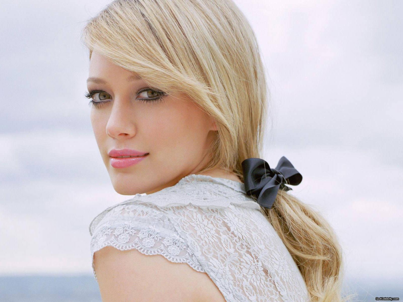 hillary duff biography - celebrity oops