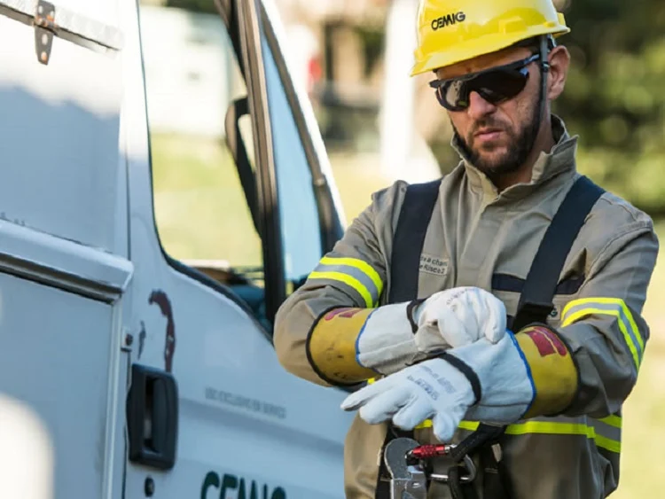 Cemig realiza manutenção na rede elétrica em Lavras