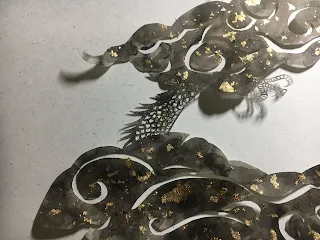 金箔で飾った切り絵