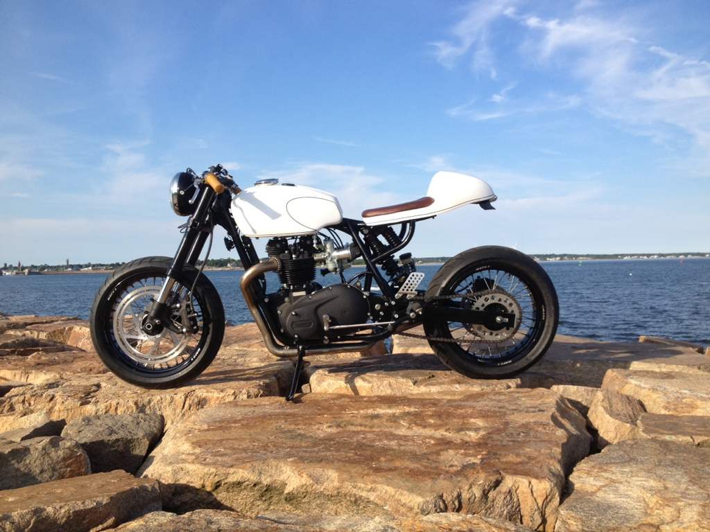 triumph bonneville se 2012 Triumph Custom Cafe Racer T140