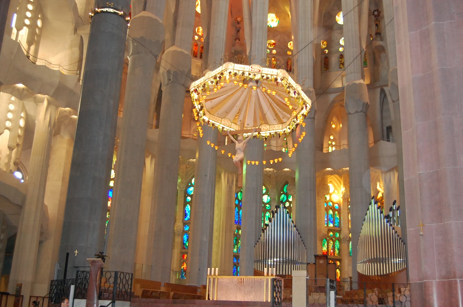 Sagrada Familia Gaudis Unfinished Masterpiece   Geometry Construction and Site