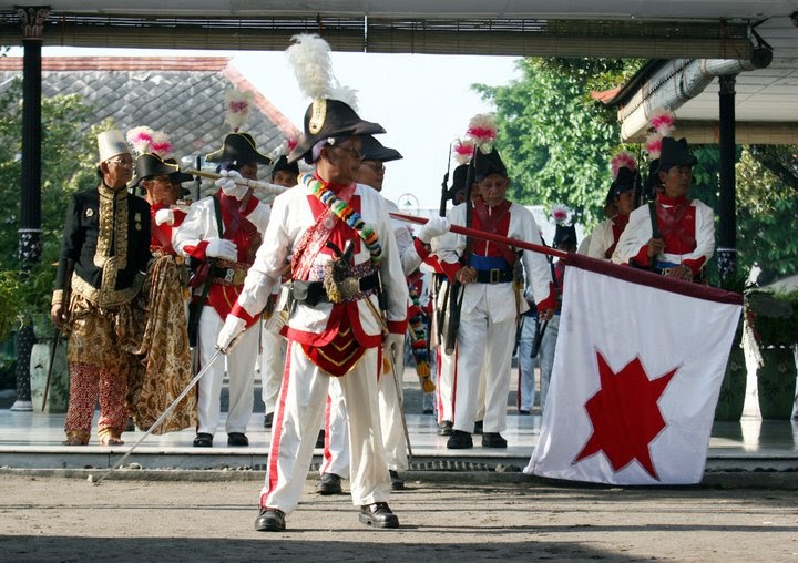 Semua yang Terserak: Seri Prajurit Kraton: Dhaeng, yang 