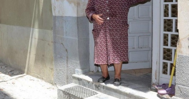 Η γιαγιά είχε κρυμμένα 100.000 ευρώ και της τα έφαγε... ο «τεχνικός» της ΔΕΗ