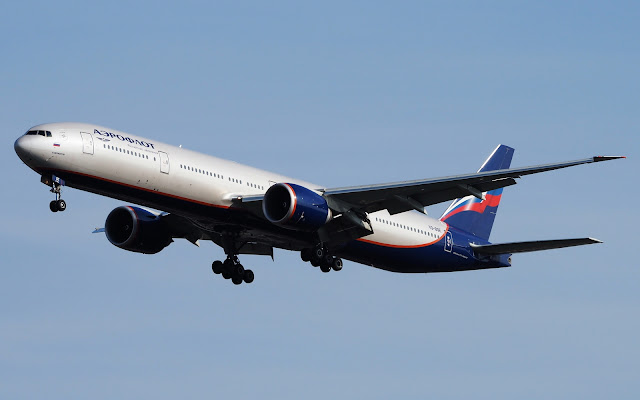 aeroflot boeing 777-300er approaching landing