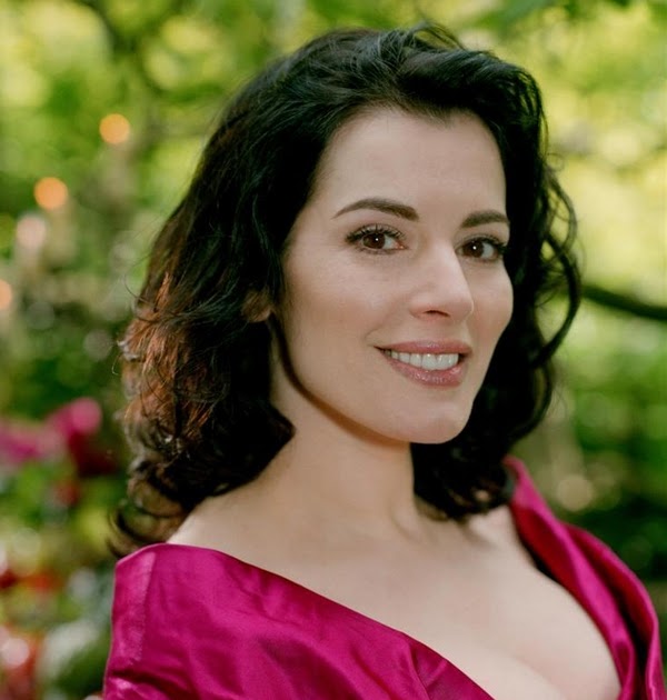 Multiplewallpapers: Nigella Lawson Hot Pictures