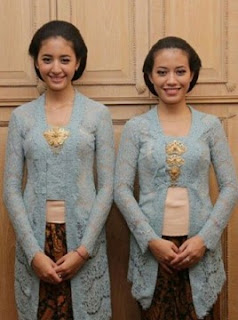 Kebaya Kutu Baru Brokat