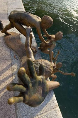 Cool statues around the world