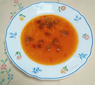 Sopa Fideos y Picatostes