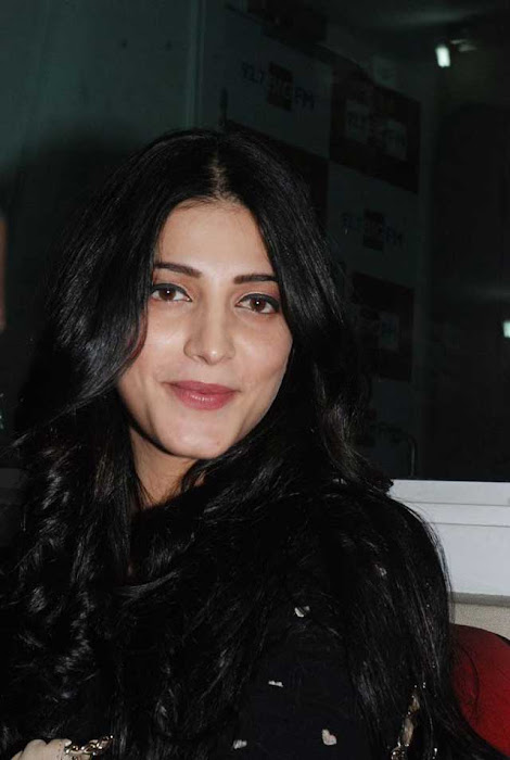 shruti haasan latest photos