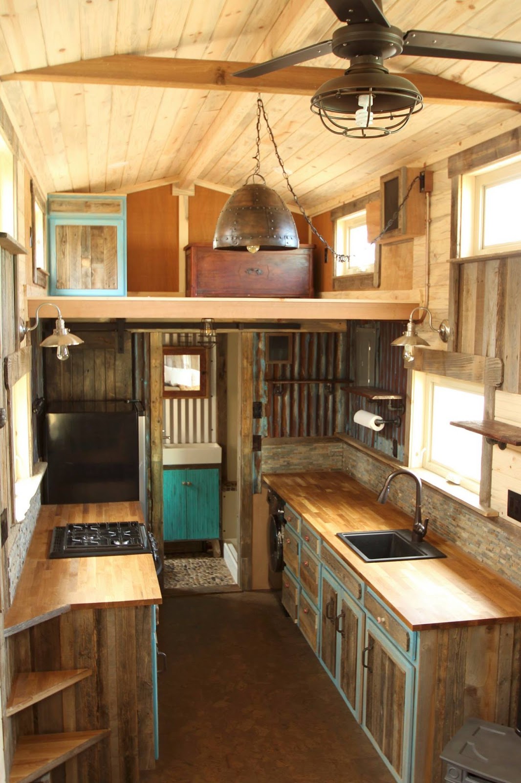 TINY HOUSE TOWN: JJ's Place From SimBlissity Tiny Homes