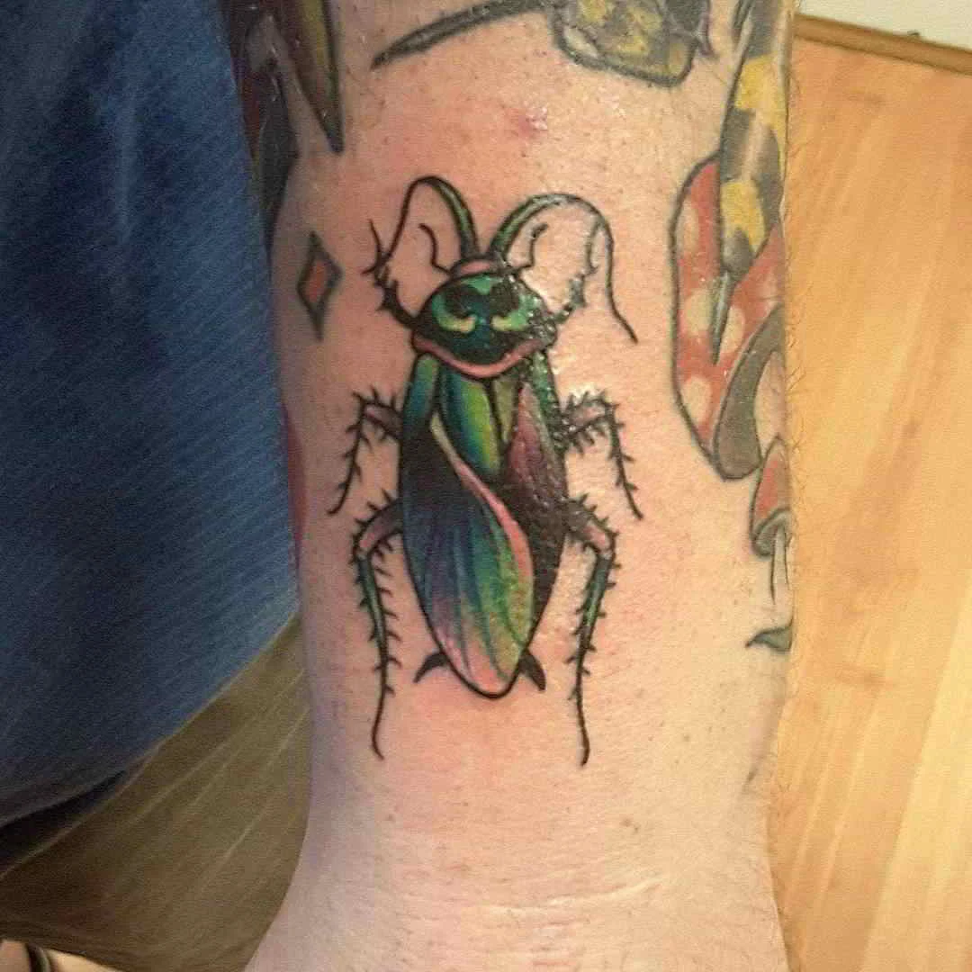 Un Tatuaje de Cucaracha