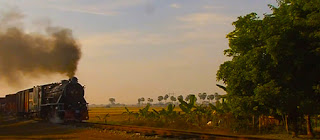 Myanmar train travel (1)