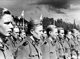 Finnisches Freiwilligen-Bataillon der Waffen-SS (5. SS-Panzer-Division “Wiking”) in Tampere 6.3.1943.PNG