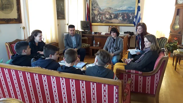 Ο Δήμαρχος Ναυπλιέων συνεχάρη τους μαθητές του 1ου Γυμνάσιου Ναυπλίου για την πρόκριση στον Πανελλήνιο Διαγωνισμό Ρομποτικής