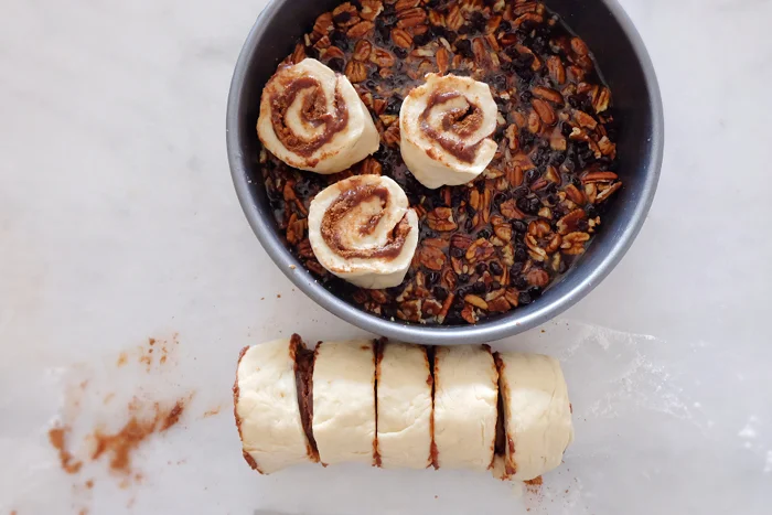 slicing dough into eight rounds