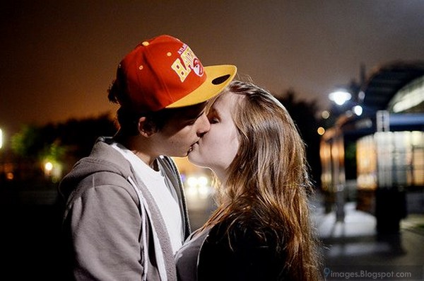 Files Photography Kissing Teen Cute Couple Romantic Moonlight