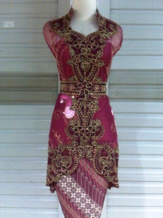 GRIYA KEBAYA: KEBAYA TILLE CORNELLY AVANTY PINGUIN WITH 