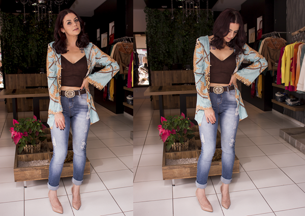 Look jeans, top cropped e camisa estampada (2)