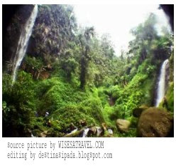 Coban Watu Ondo merupakan sebuah air terjun eksotik yang berada di Dusun sendi, Desa Pacet, Kecamatan Pacet, Kabupaten Mojokerto, Propinsi Jawa Timur atau lebih tepatnya berada dalam kawasan komplek Taman Hutan Rakyat (Tahura) Raden Soerjo di lereng Gunung Welirang . Air terjun ini berada dalam satu komplek yang sama dengan 3 air terjun lainnya yaitu : Air Terjun Gumandan di Pasuruan, Air Terjun Puthuk Kursi / Cuban Cangar, dan Air Terjun Kembar tretes di jombang. Air terjun yang masih asri tampak sangat indah didampingi perbukitan hijau. Letaknya yang berada di kawasan pegunungan (di gunung anjasmara) menjadikan tempat ini berhawa sejuk, suasana pegunungan membawa kesan damai bagi pengunjung yang ingin melepas kejenuhan dan stres akibat padatnya aktivitas sehari hari, selain itu pemandangan di lokasi ini sangat asri sehingga sangat ideal di jadikan 'objek foto untu kenang kenangan atau untuk dibagikan ke teman teman di media sosial. maka dari itu anda akan rugi jika anda tidak mengunjungi tempat wisata ini.   Sedangkan Nama Watu Ondo itu sendiri diambil dikarenakan pada sepanjang jalan turunan menuju lokasi air terjun coban watu ondo berupa anak tangga yang terbuat dari batu-batu yang disusun (ondo watu / watu ondo dalam bahasa jawa) dan  Air terjun ini juga biasa disebut dengan nama lain Coban Kembar Dinamakan air terjun Kembar dikarenakan dalam satu lokasi air terjun ini terdapat dua air terjun yang berada berdekatkan namun mempunyai ketinggian yang berbeda, air terjun yang berada di sebelah memiliki ketinggian ± 15 m dari dasar air terjundengan kemiringan sekitar 75 derajat dan berkarateristik air terjun berundak, sedangkan air terjun yang berada di sebelah memiliki ketinggian ± 69 m dari dasar air terjun. Kedua air terjun ini berasal dari sumber mata air yang berbeda. namun akhirnya aliran air kedua air terjun itu bertemu saat terjun turun ke sebuah telaga di kaki air terjun tersebut.  Akses menuju tempat wisata air Coban Watu Ondo ini cukup mudah ada jalan raya beraspal mulus yang setiap saat siap membawa pengunjung ke lokasi air terjun. di tambah lagi Keberadaan air terjun watu ondo ini terletak Sekitar 200 m dari jalan raya Pacet - Mojokerto. jalan yang menurun cukup tajam di dekat perbatasan wilayah Malang dan Mojokerto agaknya memaksa pengemudi harus berhati hati. tapi, kabar baiknya adalah Kondisi jalan menuju ke air terjun coban watu ondo sudah beraspal mulus dan dapat dilalui kendaraan roda dua dan empat, meski dengan medan menanjak dan berkelak kelok.   Untuk dapat menikmati keindahan alam di lokasi air terjun watu ondo hanya dengan membayar tiket masuk sebesar Rp 2500 per orang atau jika membawa kendaraan anda akan dikenakan biaya sebesar Rp 8000 (termasuk biaya parkir.) Adapun Fasilitas dan Akomodasi yang terdapat di wisata air terjun watu ondo adalah tersedianya tempat parkir seadanya yang sampai saat ini hanya sanggup menampung kurang lebih 20 kendaraan roda dua saja dan bagi pengunjung yang membawa kendaraan roda empat hal ini cukup menyulitkan. yang menjadi masalah untuk fasilitas penunjang adalah Minimnya ketersediaan papan petunjuk dan kurang jelas membuat pengunjung bingung dan kesulitan untuk datang ke lokasi ini. satu lagi kekurangan sebaiknya membawa makanan dan minuman saat datang ke sini guna perbekalan jika anda lapar atau haus saat disana dikarenakan di objek wisata air terjun watu ondo ini kita tidak dapat  menjumpai satupun penjual makanan/minuman.    Namun dibalik itu semua, tempat wisata coban watu ondo ini masih di biarkan tetap asri dan alami jadi anda tak perlu khawatir perjalanan yang melelahkan yang anda lalui akibat melewati tangga batu akan terbayar lunas saat kita telah tiba di lokasi ini,