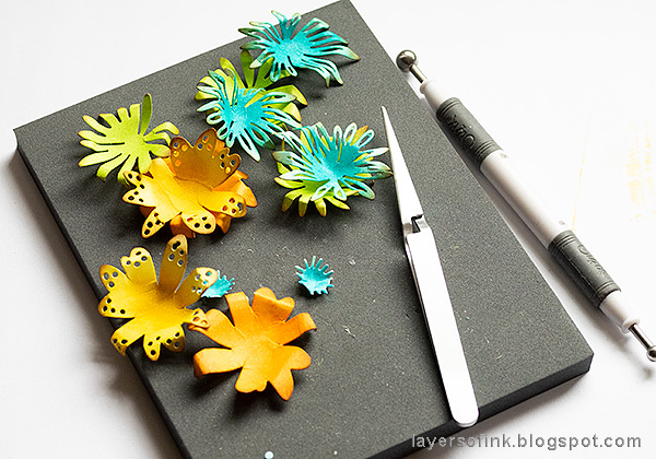 Layers of ink - Inky Blossoms Card Tutorial by Anna-Karin Evaldsson. Shape the paper flowers.