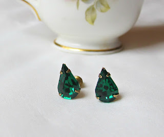 image emerald green vintage glass earrings jewellery jewelry two cheeky monkeys handmade teardrop pear