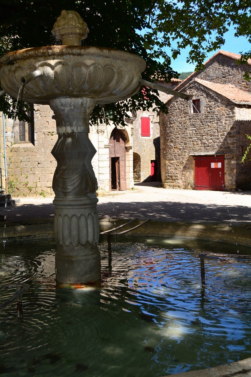 Fontaine Renaissance Sainte-Eulalie-de-Cernon