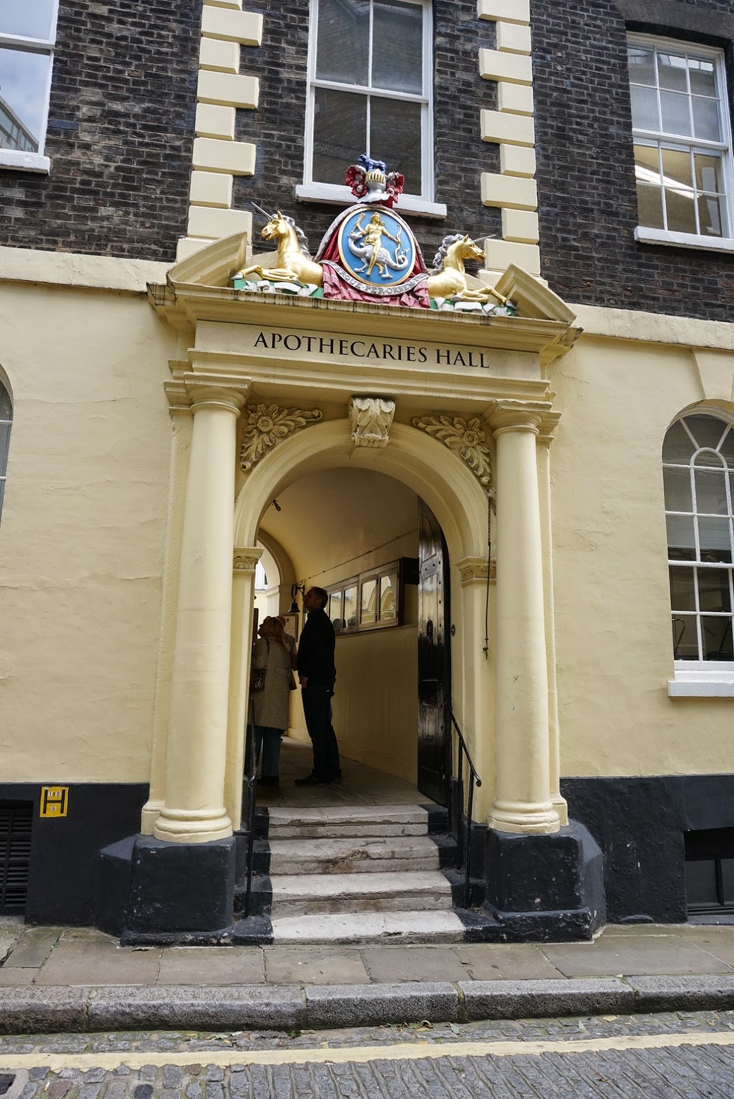 British Antiques Entree イギリスアンティーク アントレ オープン ハウス ロンドン 14 Apothecaries Hall