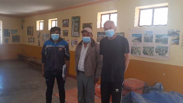 Foto: Hier sind die Minenarbeiter bei einem Besuch im Pfarrhaus von Esmoraca