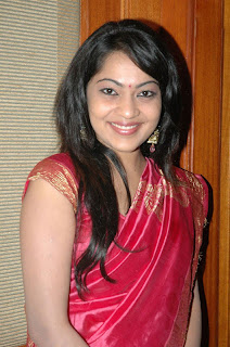 Vijay TV anchor ramya spicy photos in saree