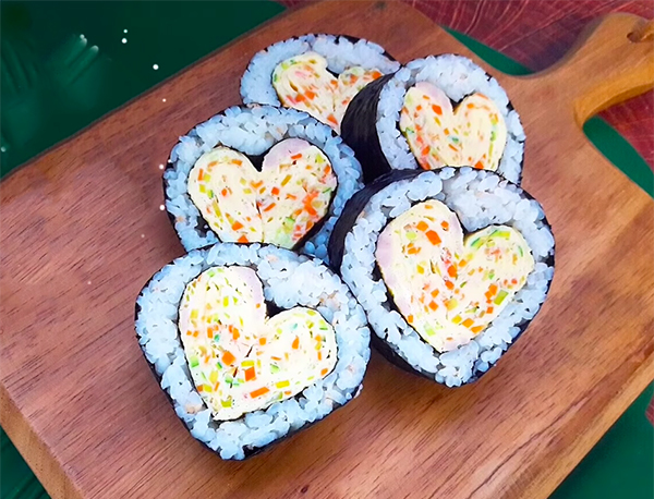 Cách Làm Kimbap Hình Trái Tim Dễ Thương