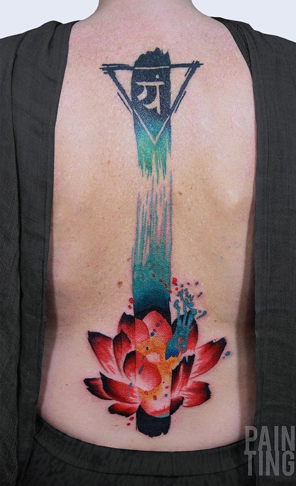 Este grande Lotus alternativa de projeto é mais para pessoas que querem negrito e vivo tatuagens.