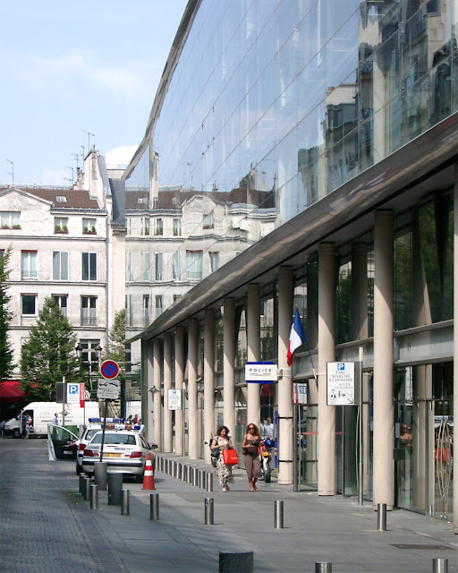 Place du Marché-Saint-Honoré, Paris