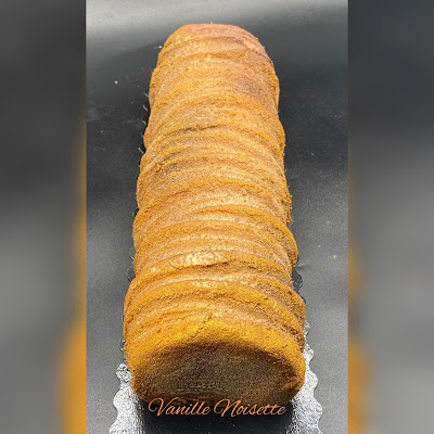 LA BUCHE PRALINÉE ET SON INSERT CREMEUX AU CHOCOLAT