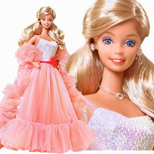 "Tengo una Muñeca Vestida de Azul": Mi primera Barbie