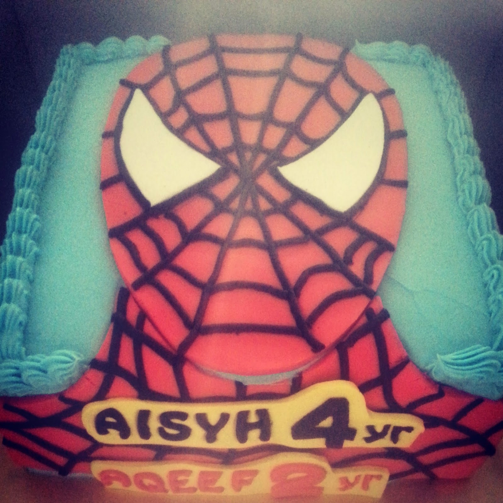 Dlovelymuffinbakery: SPIDERMAN CAKE