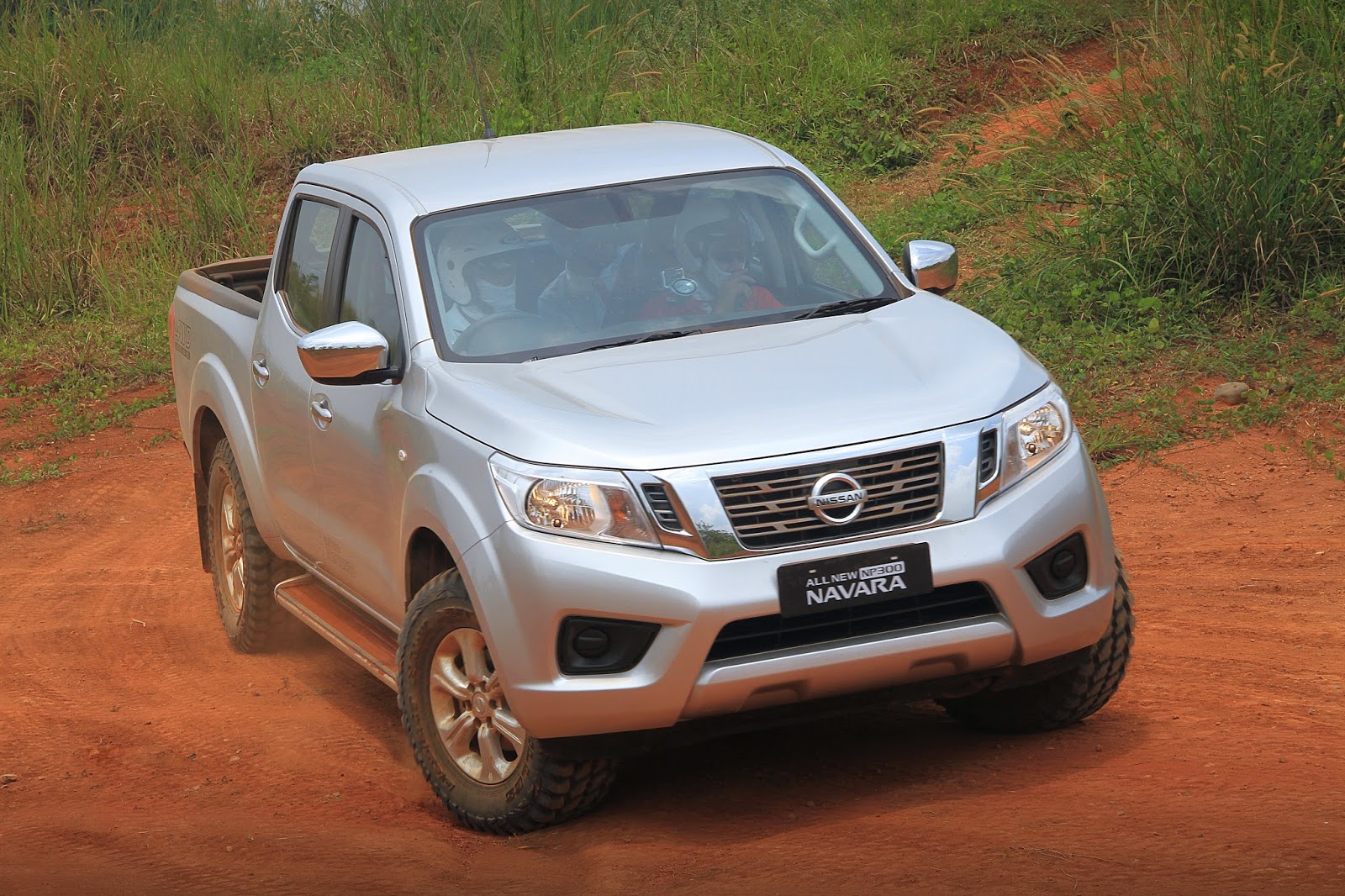 4X4 REVIEW All New Nissan NP300 Navara VL 4x4 2015 Yran4X4